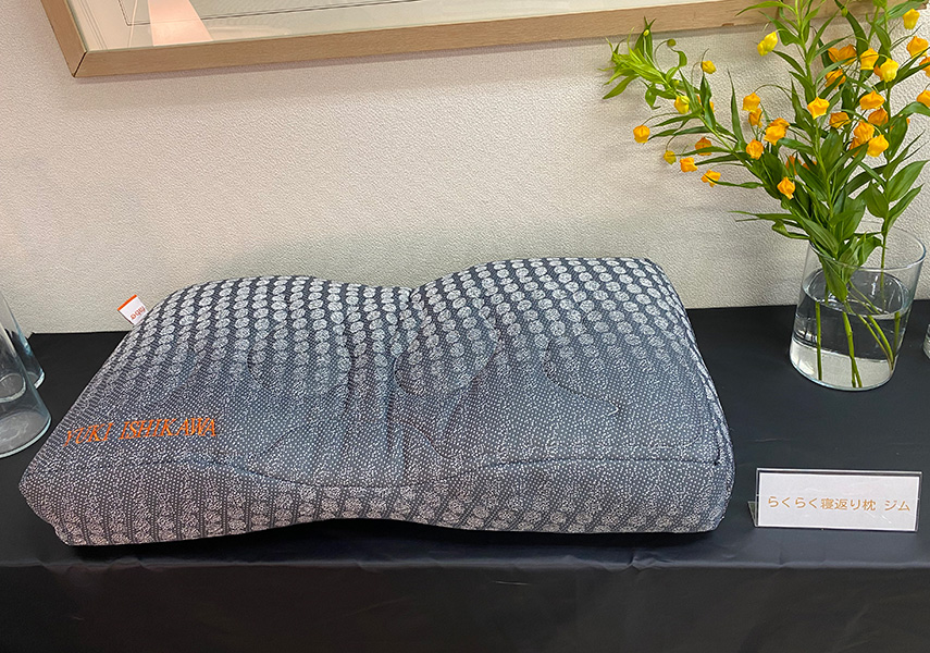 自宅で使用する頻度が高いのがこの枕。残念ながら、日本ではまだ発売されていない